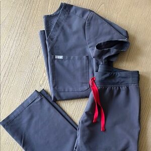 Figs XS/XXS Charcoal Livingston Scrub Pants & Catarina Top